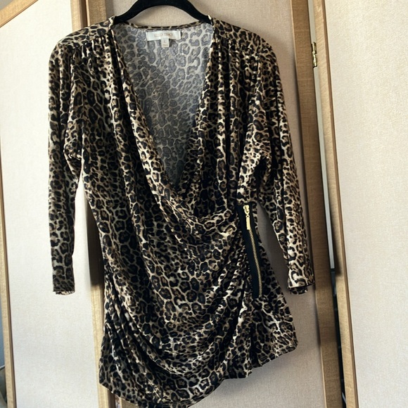 Ellen Tracy Tops - FINAL MARKDOWN Ellen Tracy Leopard Pattern Blouse large